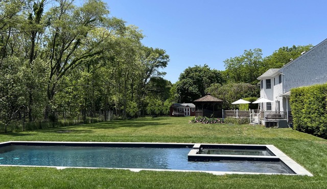 Large House in Brookhaven Hamlet