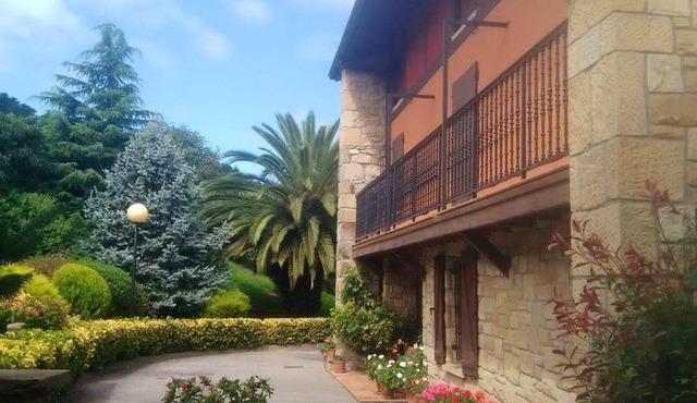 Large house in Gámiz-Fica with mountain view