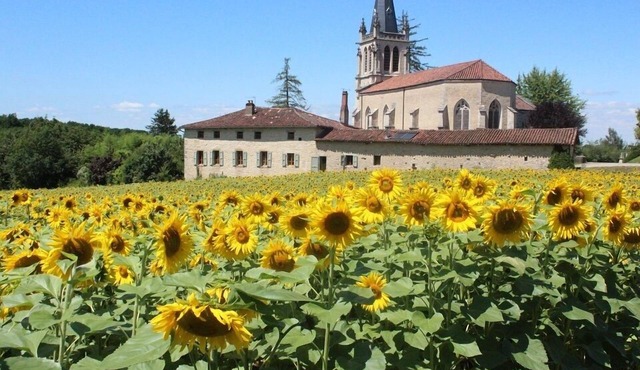 large house in the countryside ideal for a family reunion