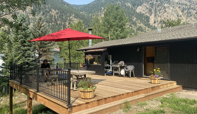 Large house in the mountains, (pre-approved!) dogs welcome