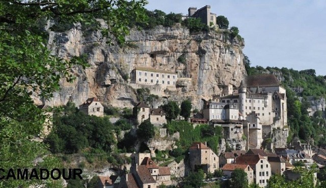 Large house (loft) 5 bedrooms 10 people with pool Cahors