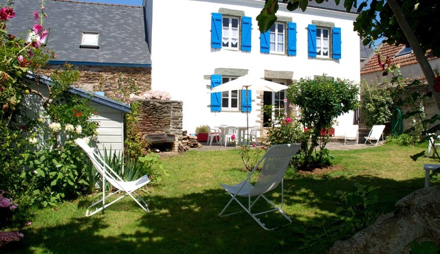Large house Morbihan Groix Island oceanfront beach rental Locmaria 10 places