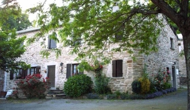 Large house near lakes and gorges