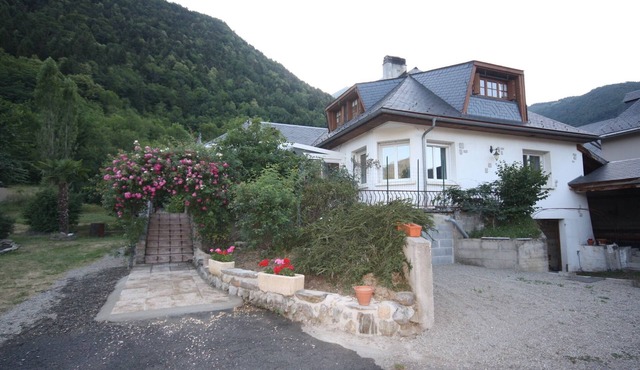 Large house near Saint Lary Soulan for 10 people
