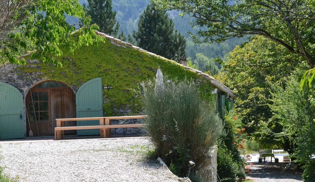 Large house of character, Drôme Provençale, Tranquility, 12 people;