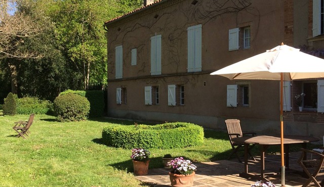 Large house of Maitre near Toulouse and Albi. For 1 or more families