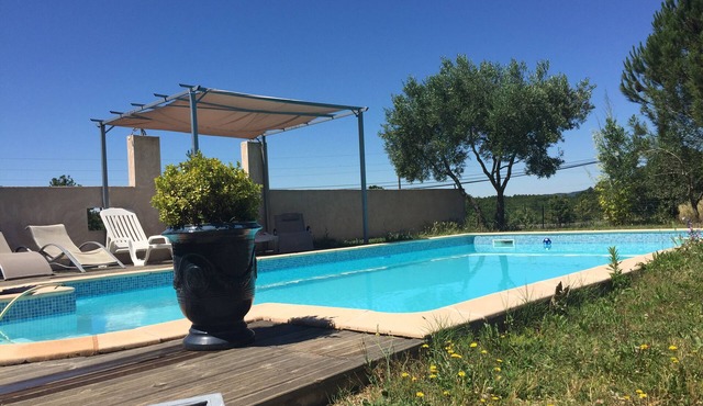 Large house on 3400 m2 of land heated swimming pool for 2 to 15 people