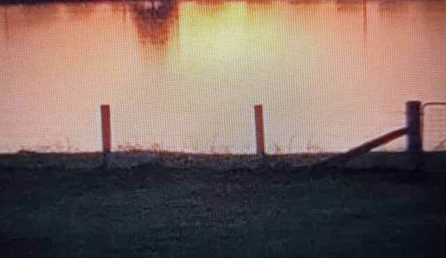 large house right on the macleay river and 5mins to the beach,shops,club and pub