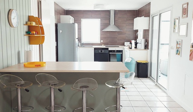 Large house sleeping 21 (double gite)