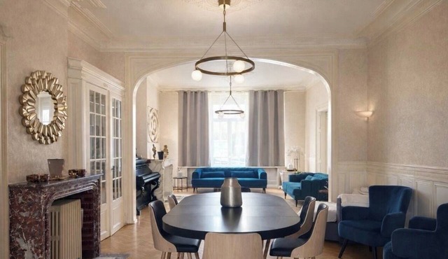 Large House (sleeps 10) Parking Perfect for families and professionals