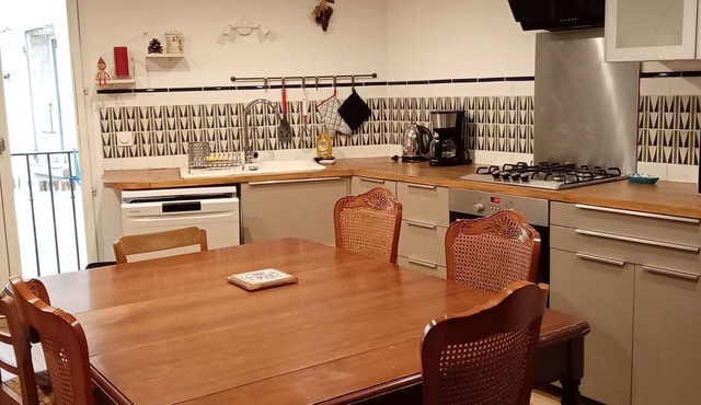 Large house sleeps 7. Pets welcome!