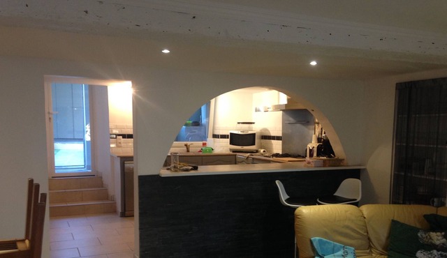 Large house very well equipped with private courtyard