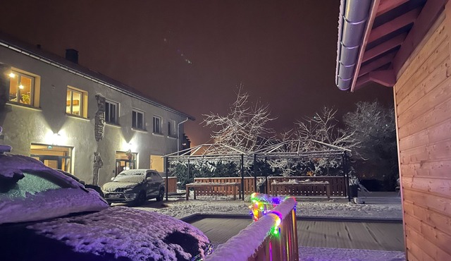 Large house with a pool for groups of friends and families, seminars.