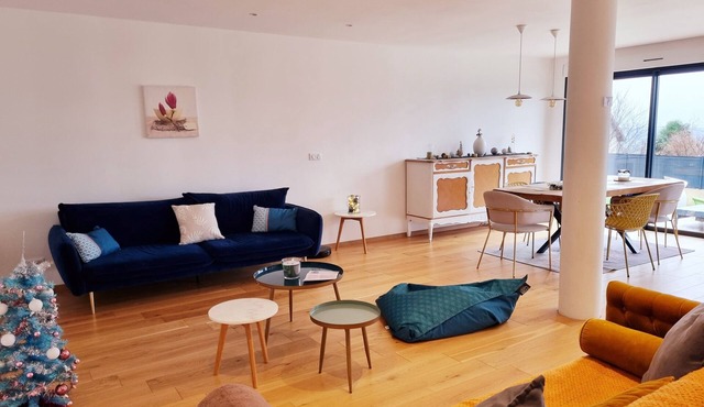 Large House With Terrace & garden near Paris