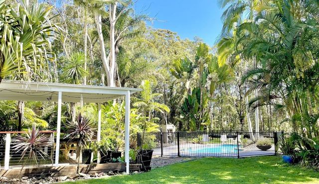 Large house with function room. Plenty of Space, only 10 minutes to Hastings St