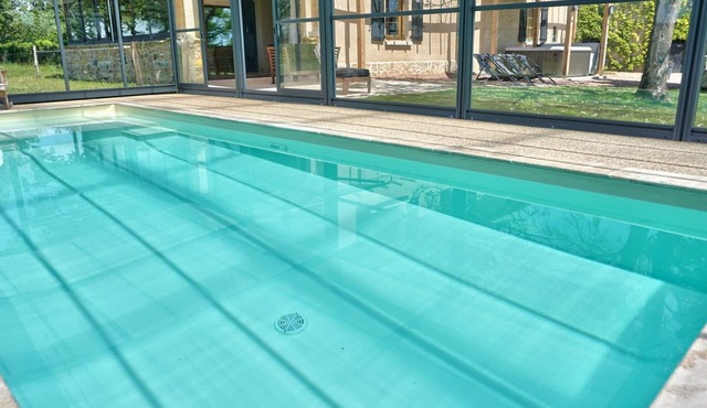 Large house with heated private pool and pets allowed