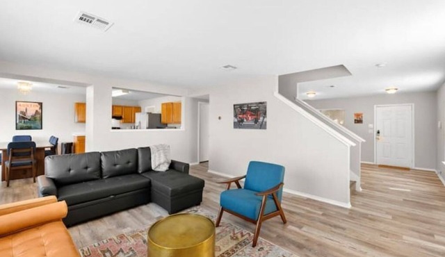 Large house with HOT TUB near COTA