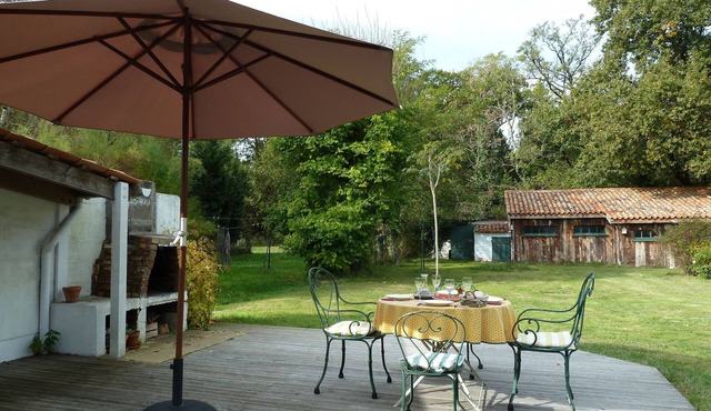 Large house with large garden 10 minutes from Royan, near beaches