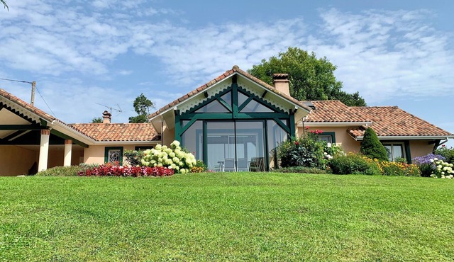 Large House with pool veranda and views of the Pyrenees