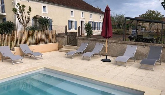 Large house with private pool, parking, and pets allowed