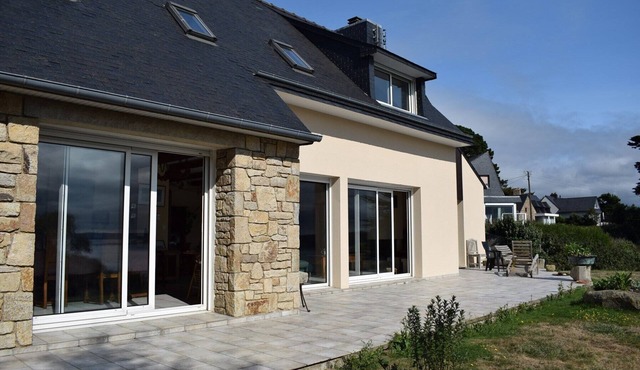 Large House with SEA VIEW sleeps 9 in Trébeurden