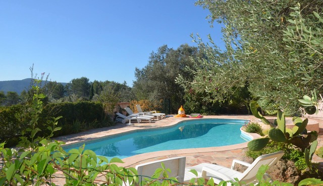 Large house ,with secured swimming pool, in the nature, close to the sea.