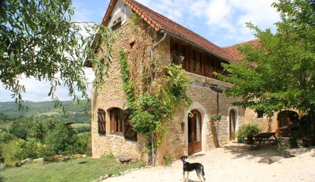 Large house with superb views over the Lot valley with private pool
