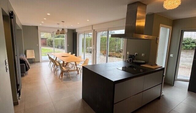 Large house with terrace and garden in Cucq