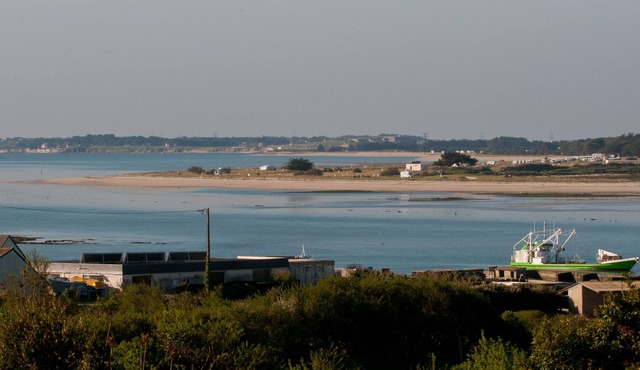 LARGE HOUSE WITH VIEW OF QUIBERON BAY