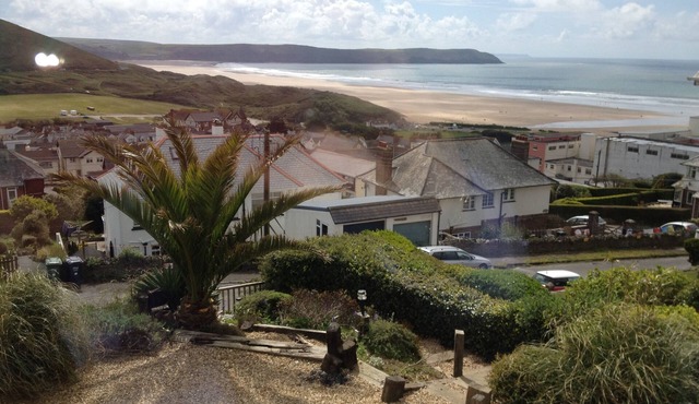 Large Ideal for 2 families sharing, child and dog friendly as away from main rd