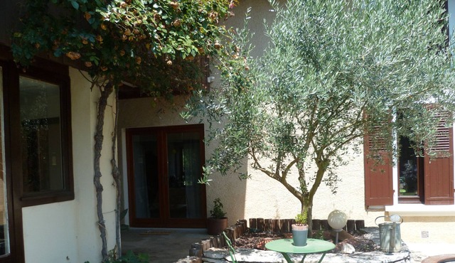 Large independent bedroom in peaceful country house