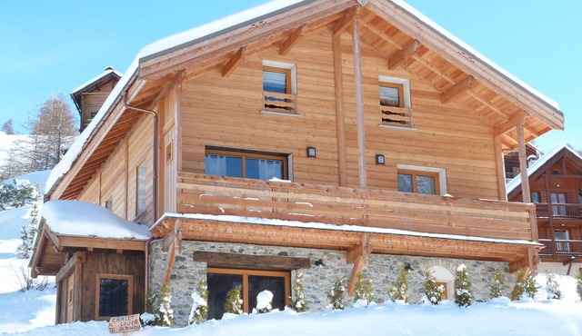 LARGE INDIVIDUAL CHALET CLASS 4 STARS, SUNNY, QUIET;