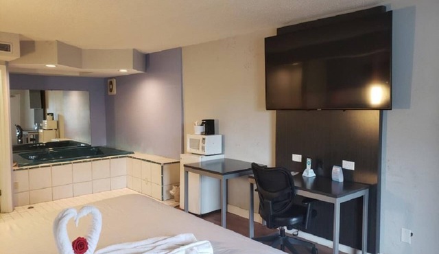 Large Jetted Tub Suite at Envi Boutique Hotel