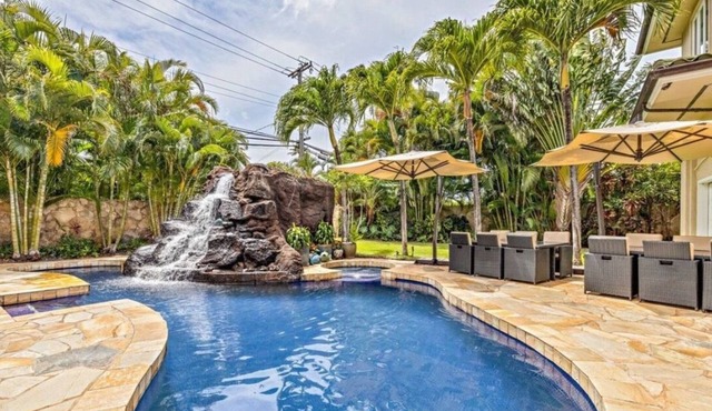 Large Kahala Estate with Oceanview