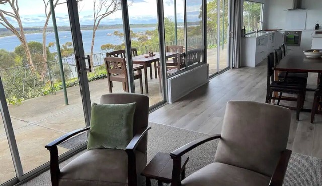 Large Kangaroo Island Beach House, 180* Views, 4 bedrooms - 10% discount August