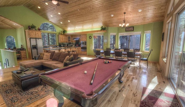 Large Kitchen, Hot Tub, Great House (COH1669)