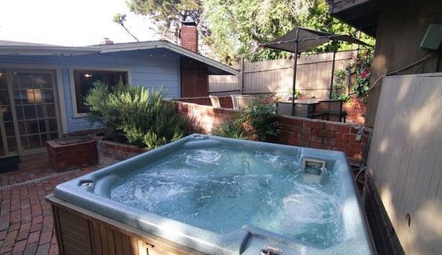 Large La Jolla 6+ Bedroom House Sleeps 16 to 18 Volleyball Crt 5 blocks to Beach