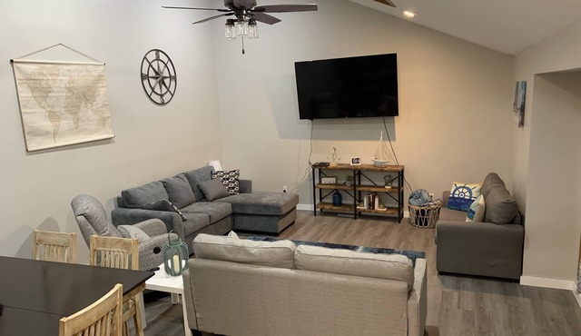 Large lake home 1/2 mile from boat ramp and courtesy dock on Stockton Lake