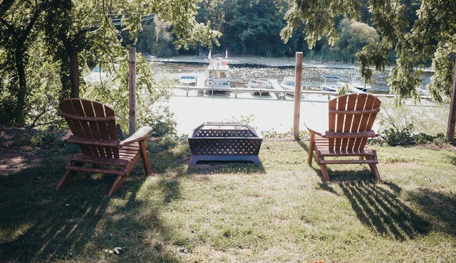 Large Lake House near Lake Ontario on Oak Orchard Creek