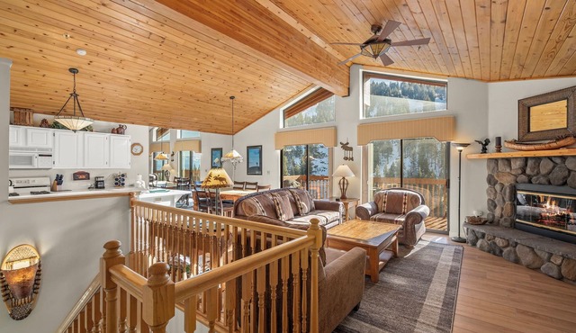 Large Lake View Condo