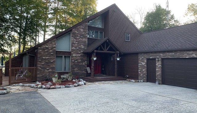 Large Lakefront Home with Inground Heated Pool - Sleeps 23+