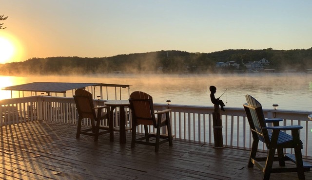 Large Lakefront Family Retreat on Quiet and Lively Cove