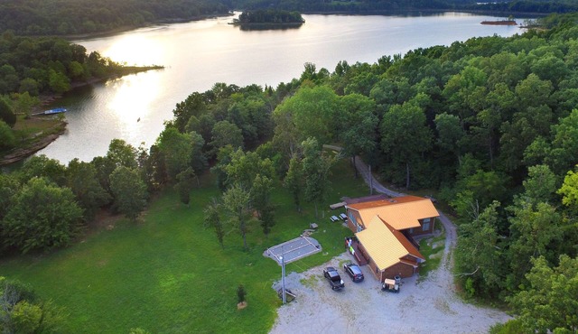 Large Lakefront Home on Rough River Lake Sleeps 23
