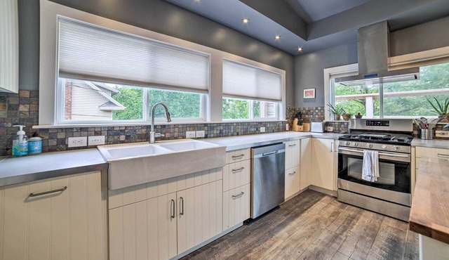 Large Lansing Home Near MSU: Walk to Old Town