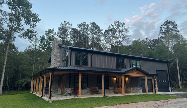 Large Living minutes from Lake Sam Rayburn