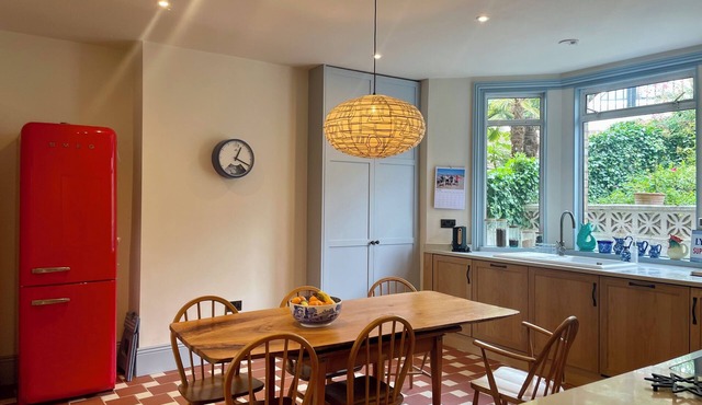 Large living space l, four bedrooms, long garden in East Dulwich