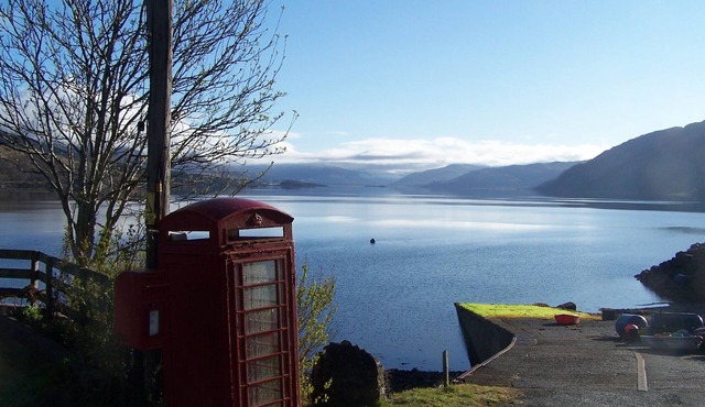 Large lochside house near Skye for groups. Pets welcome