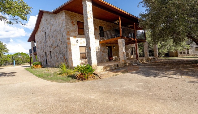 Large Lodge located in Mountain Valley