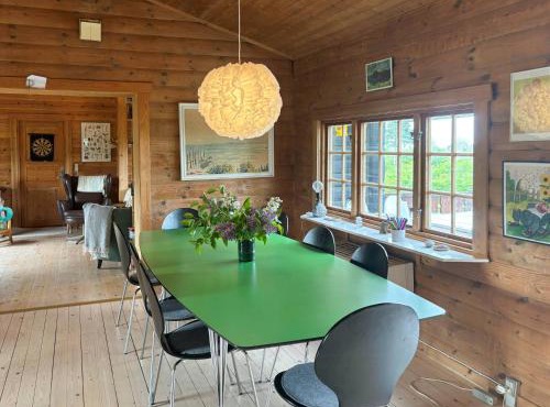 Large Log House With Sea Views In Klint Hills