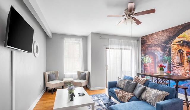 Large Lovely Apt in Prime Area